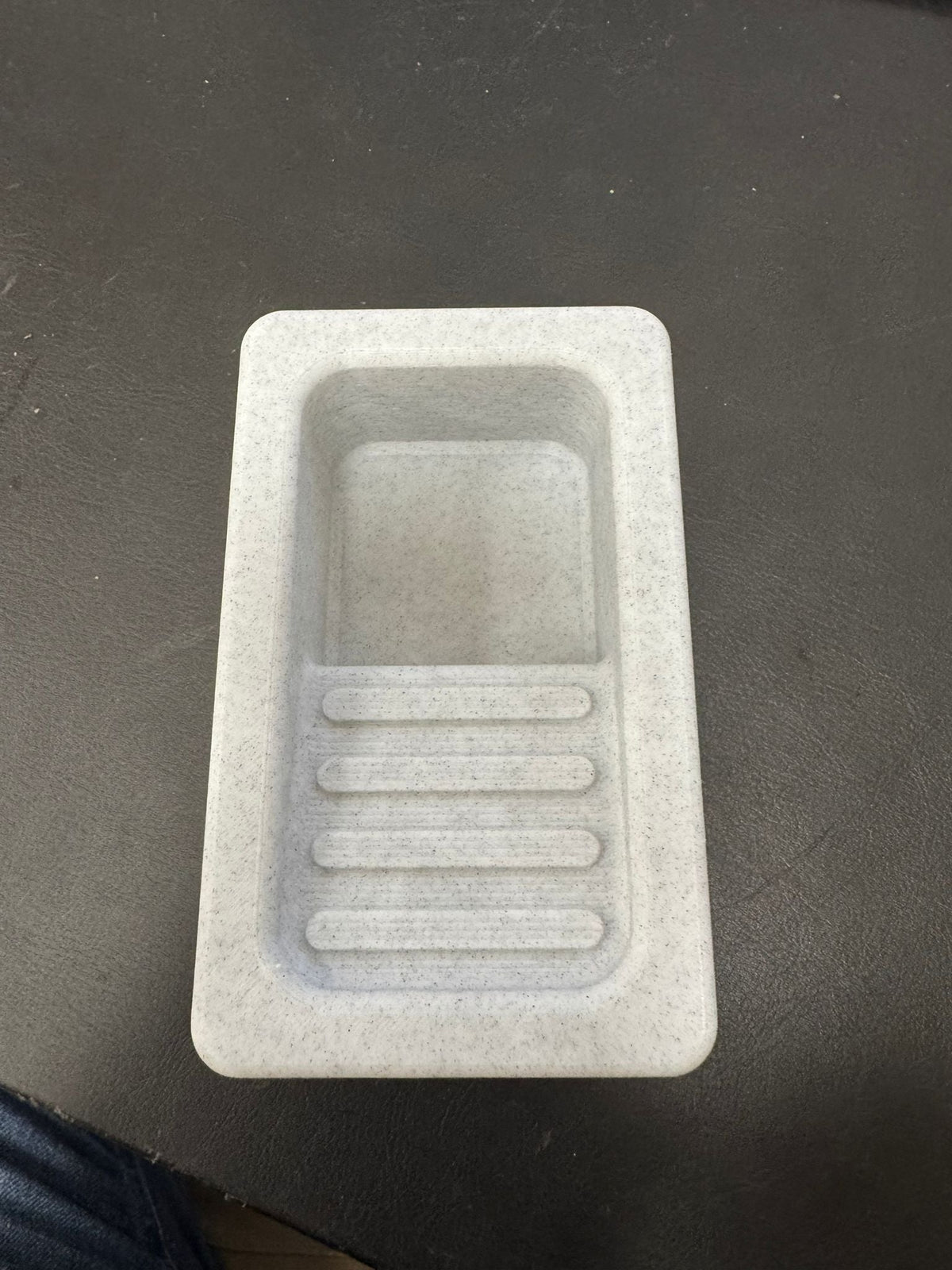 Miniatura pilozza antica in pietra – riproduzione fedele | Scultura decorativa stampata in 3D | Soprammobile 3DodLab
