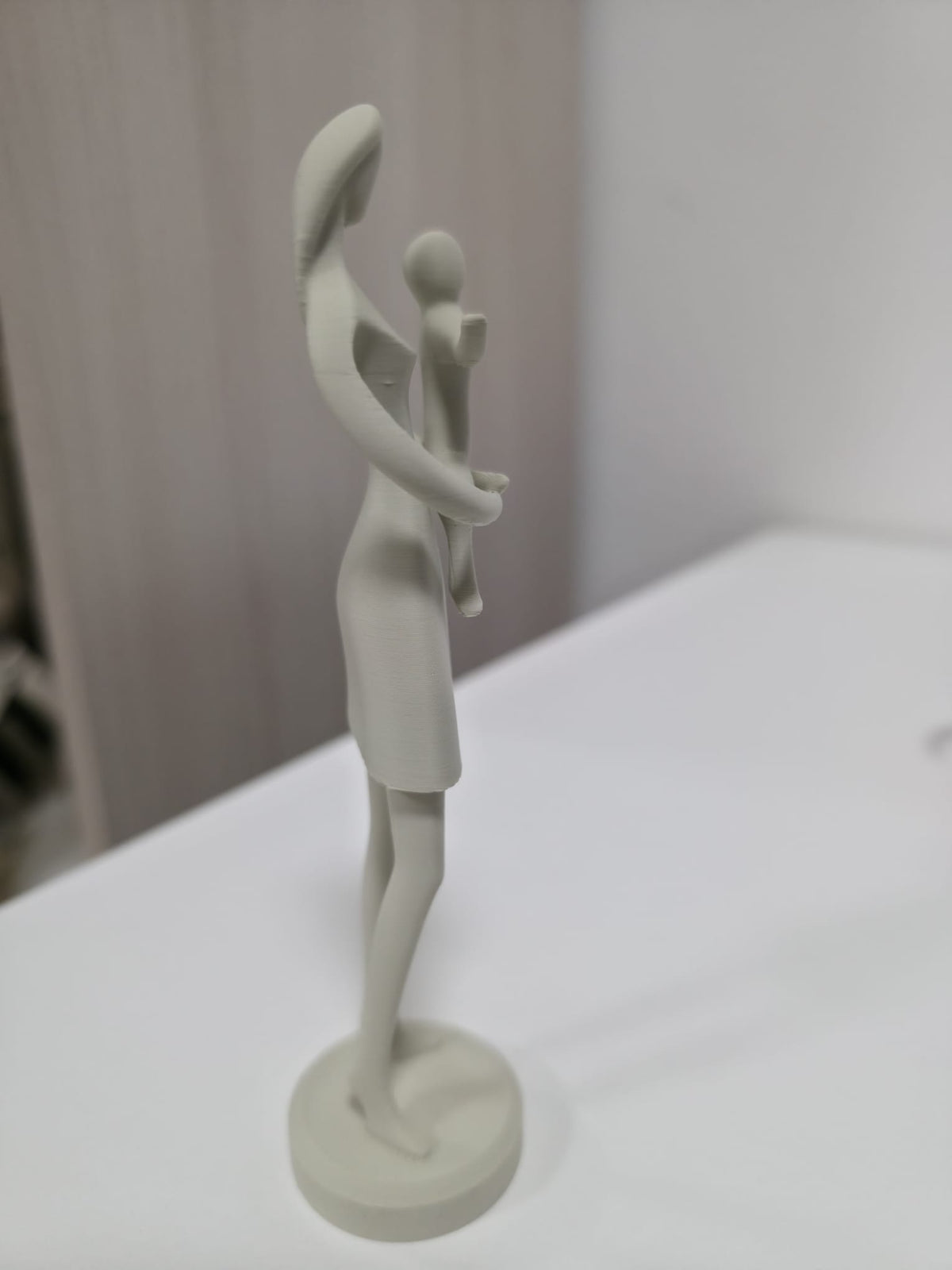 Statuetta Mamma con Bambino Personalizzata | Regalo per la Mamma | Idea Regalo Festa della Mamma | Decorazione Moderna Stampata in 3D