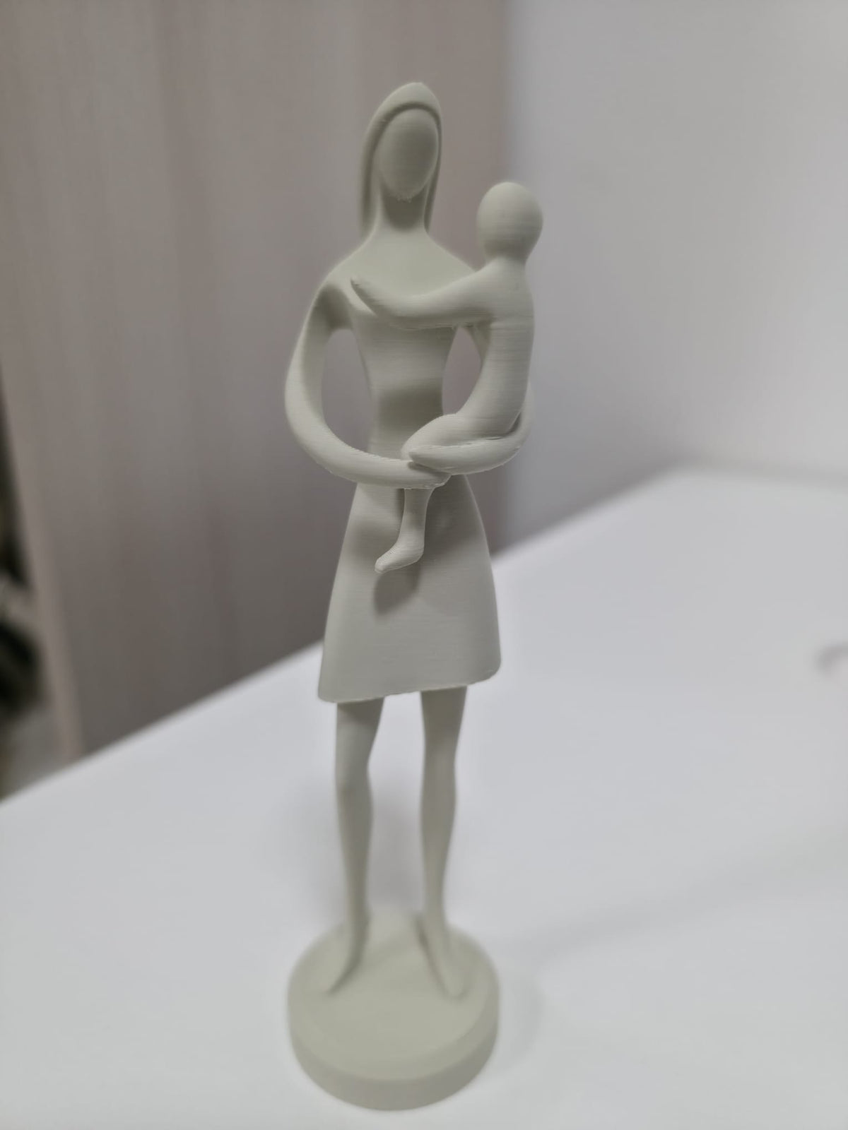 Statuetta Mamma con Bambino Personalizzata | Regalo per la Mamma | Idea Regalo Festa della Mamma | Decorazione Moderna Stampata in 3D