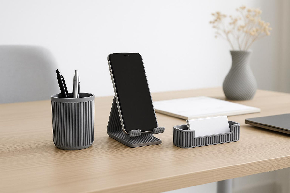 Set da scrivania in stile moderno | Porta telefono, porta penne e porta biglietti da visita stampati in 3D | Design minimal e funzionale 3DodLAB